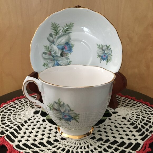 Colclough Blue and White Flowering Fern English Bone China Teacup & Sauc… - Picture 13 of 13